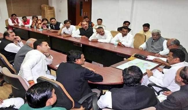 जनता से छीना प्रथम नागरिक चुनने का अधिकार