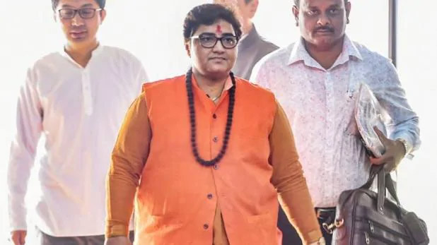 प्रज्ञा से झुलसने वालों को रद्दी में फेंको