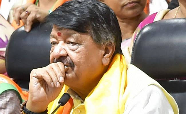 कैलाश पर प्रहार को मजबूर कांग्रेस