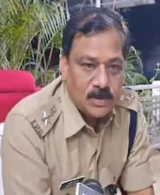 अफसरशाही की गर्राहट