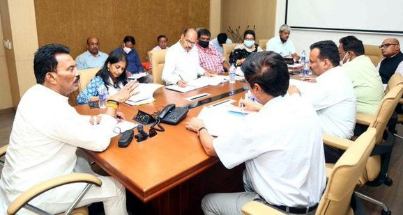 नानाजी देशमुख विश्विद्य़ालय ने विकास की सोच को कुशासन से रौंदा