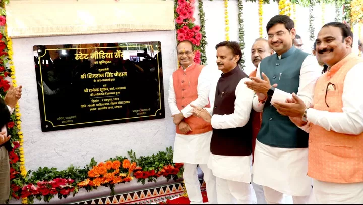 छोटे अखबारों को साल में छह विज्ञापन मिलेंगे