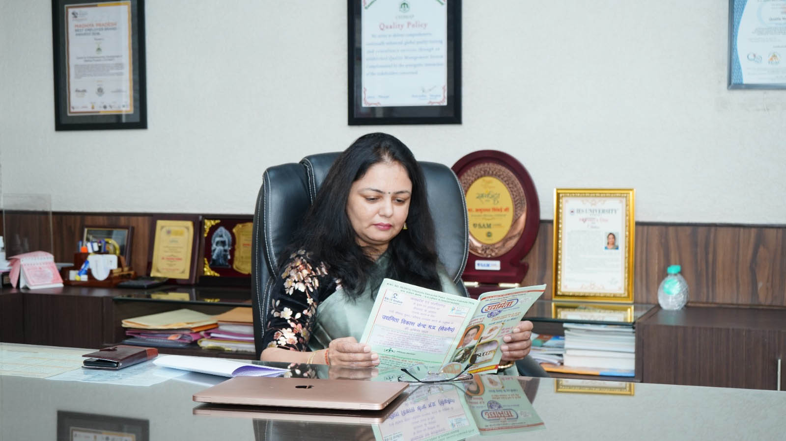 इस लोकतंत्र को रीसेट होने दीजिए