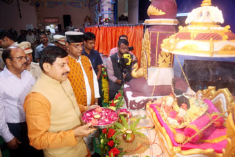 संविधान से सदियों पुराना कर्म सिद्धांत