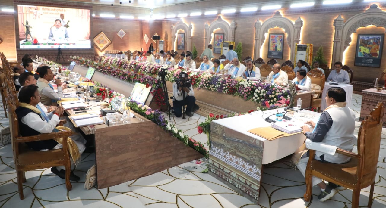 रानी दुर्गावती के राजदरबार में दंडवत हुई मोहन सरकार