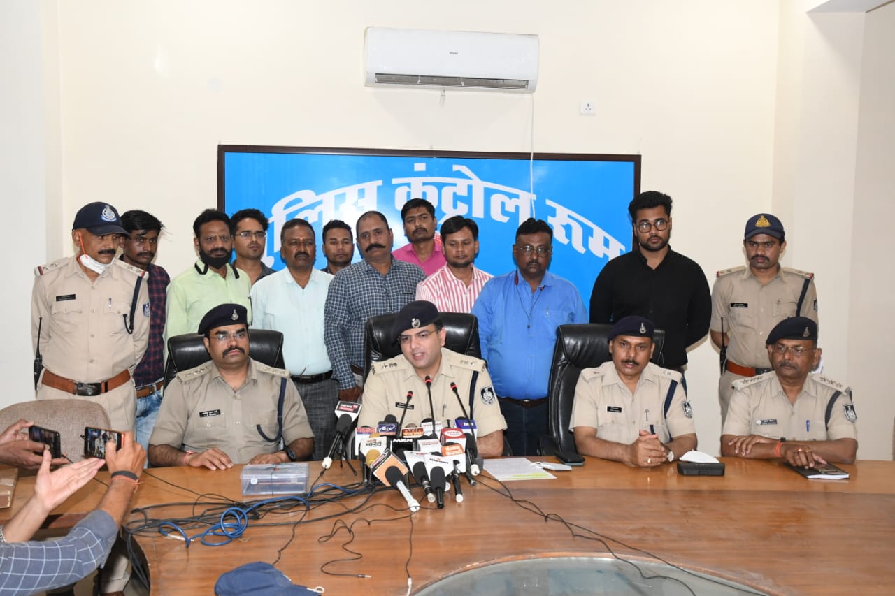 गोल्डन सिम के लिए धोखाधड़ी करने वाले धराए