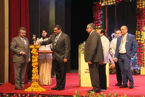 सोशल मीडिया से विधि का ज्ञान बढ़ाएं,प्रतिक्रिया देने से बचें – सर्वोच्च न्यायालय के न्यायाधिपति श्री अभय एस. ओक