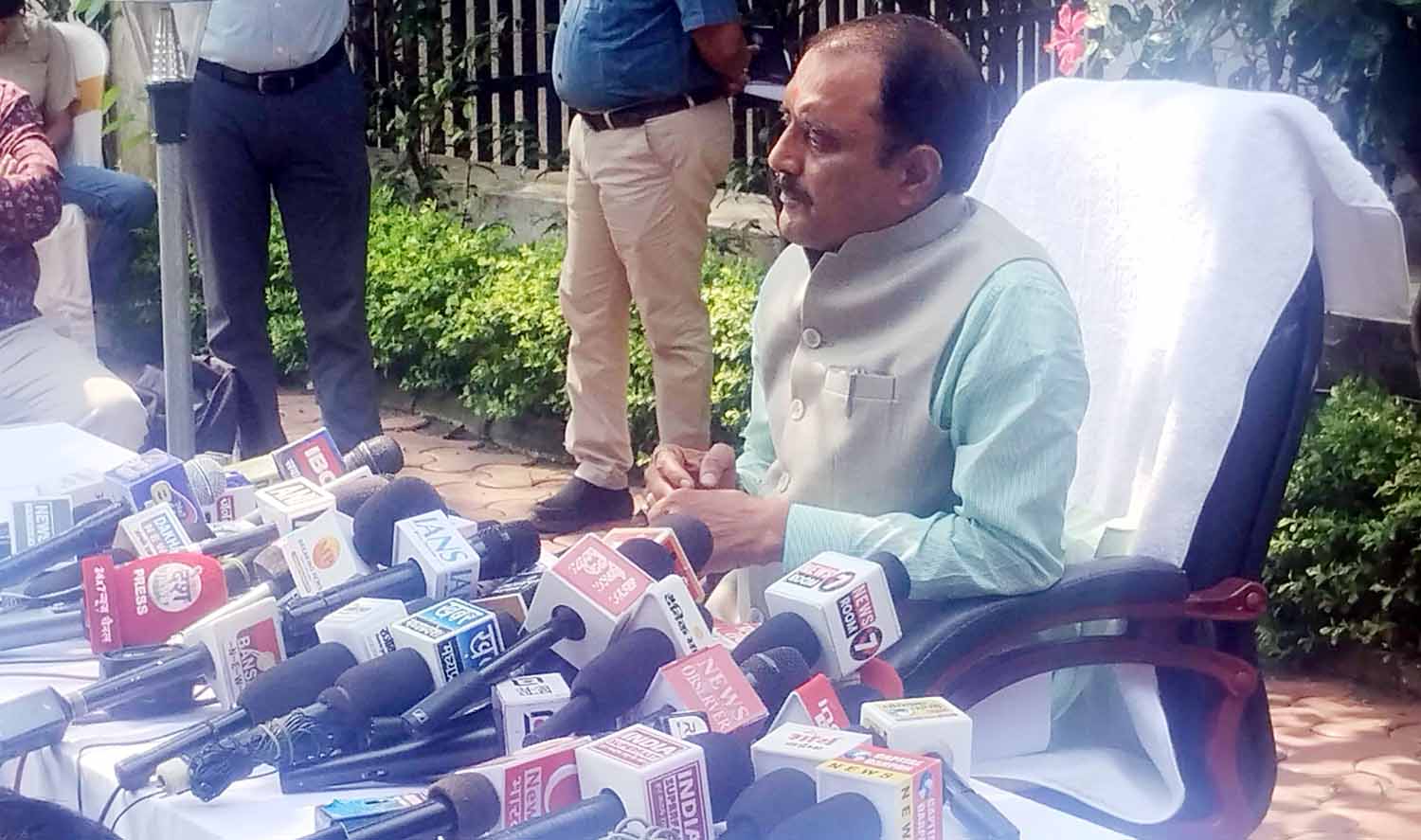 बिजली बेचकर आय बढ़ा सकेंगे किसानःराकेश शुक्ल