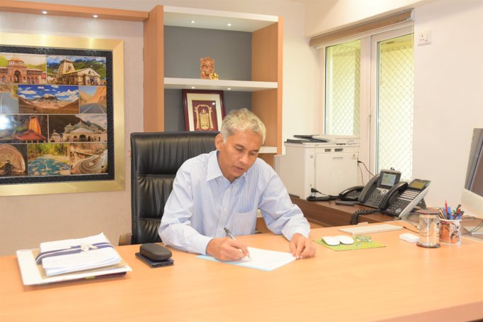 संविधान को जनता का रोड़ा बनाने वालों को दंडित कौन करेगा