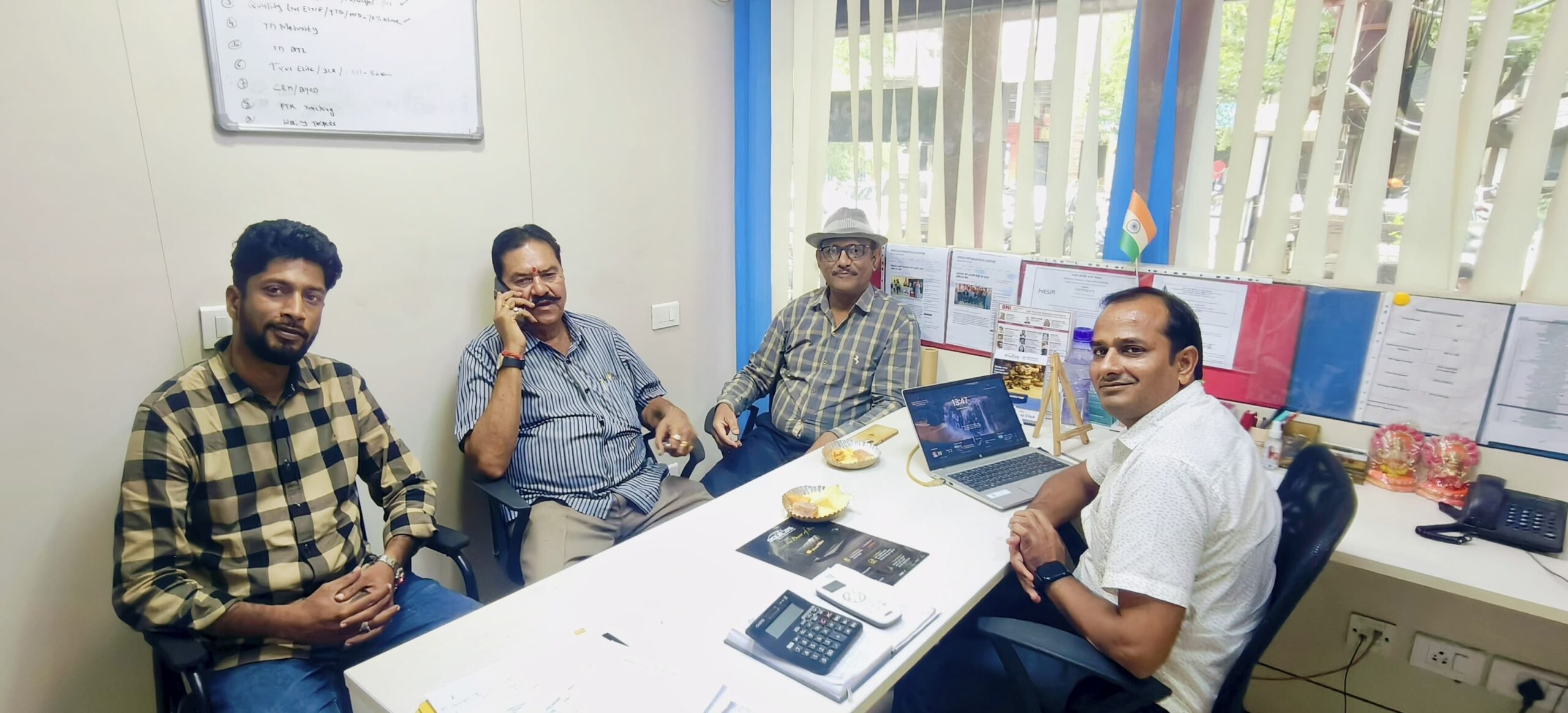 डॉलर कमाना है तो इक्विटास बैंक से करें दोस्ती