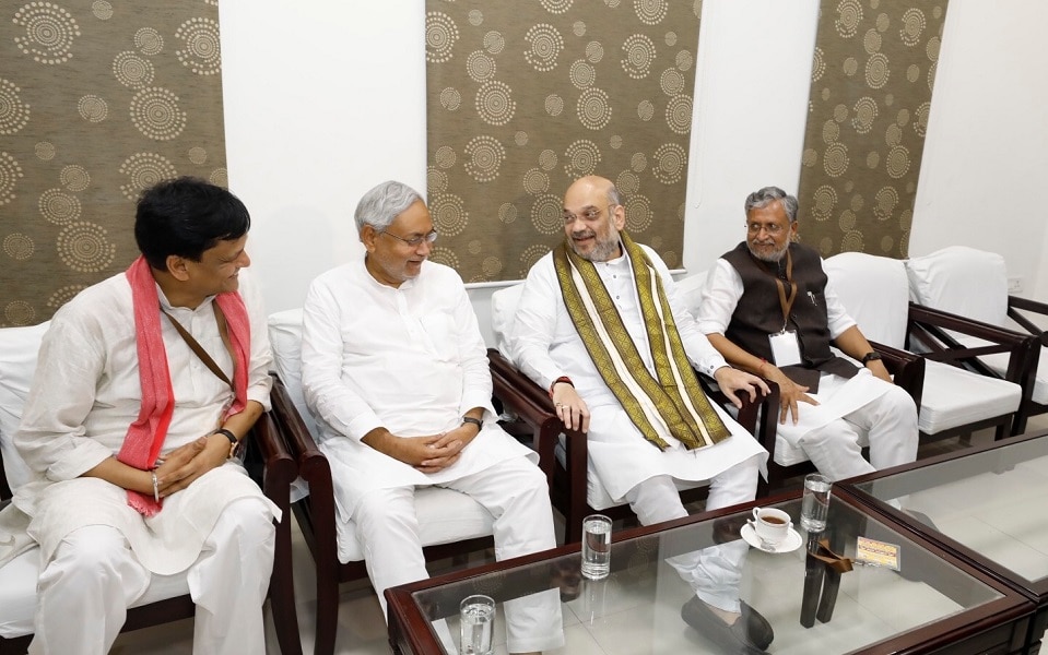 नीतीश कुमार की चाणक्य नीति के आगे भाजपा विवश