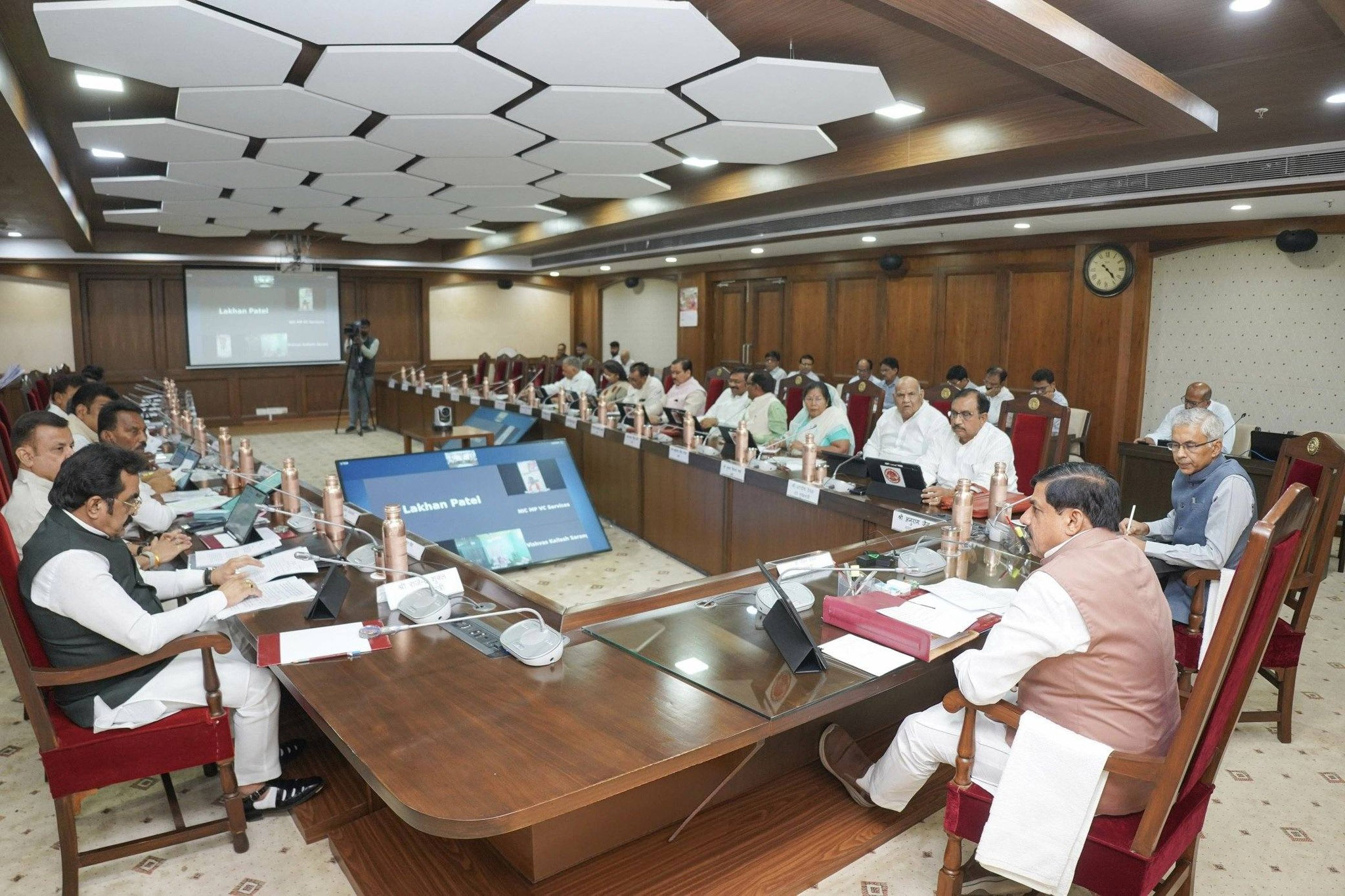सोमनाथ मंदिर निर्माण का चंदा जुटाने के लिए चलेगा अभियान