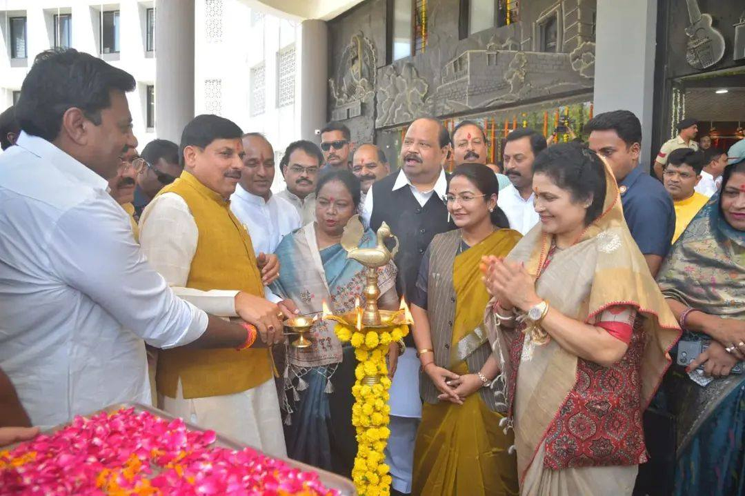 एमपी के नए अभ्युदय में जुटे डॉ.मोहन यादव